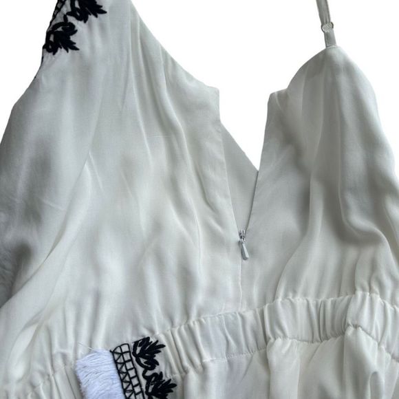 Guess Women's White Embroidered Boho Tassel Romper Size Medium - Picture 11 of 11